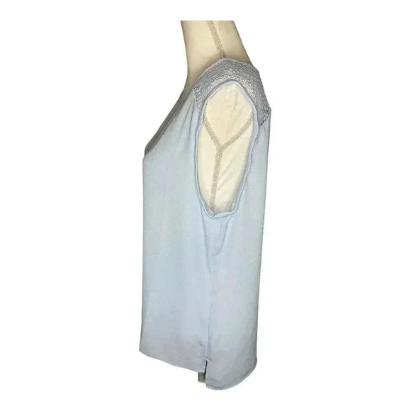 Ann Taylor Loft Women’s Medium Oversized Pale Blue Cuffed‎ Sleeveless Top - Picture 2 of 7
